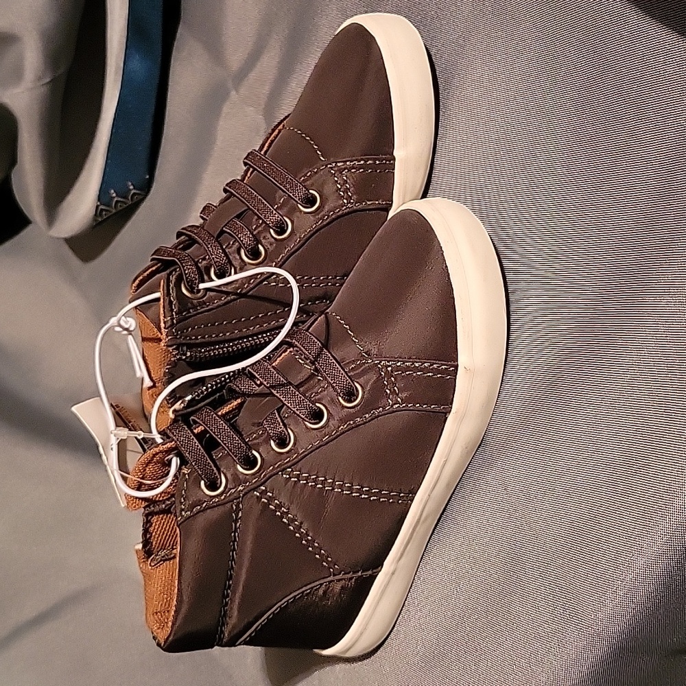 NWT Olive green boys shoes